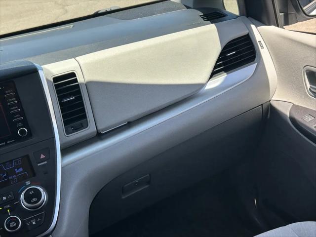 2018 Toyota Sienna LE 8 Passenger