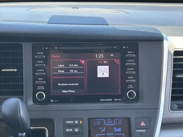 2018 Toyota Sienna LE 8 Passenger