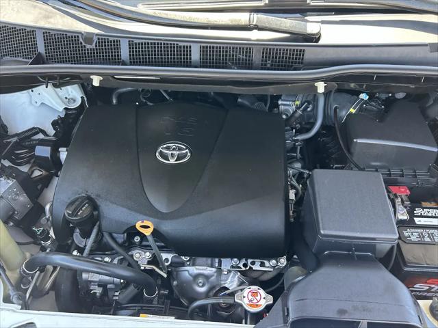 2018 Toyota Sienna LE 8 Passenger
