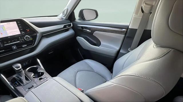 2022 Toyota Highlander Hybrid Limited
