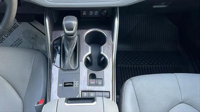 2022 Toyota Highlander Hybrid Limited