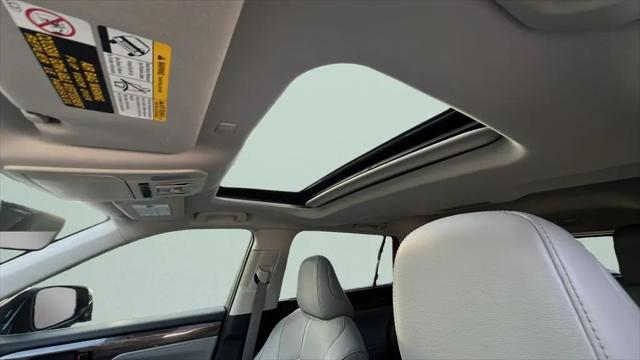 2022 Toyota Highlander Hybrid Limited