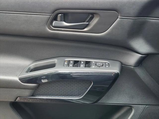 2025 Nissan Pathfinder SV FWD