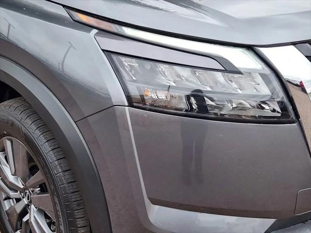 2025 Nissan Pathfinder SV FWD