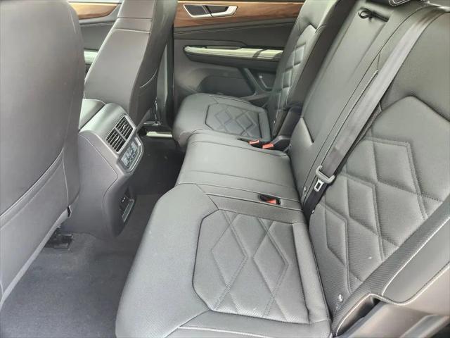 2026 Volkswagen Atlas SE with Technology