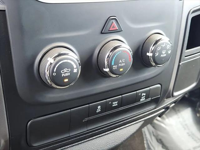 2024 Ram 1500 Classic Warlock Crew Cab 4x4 5'7" Box