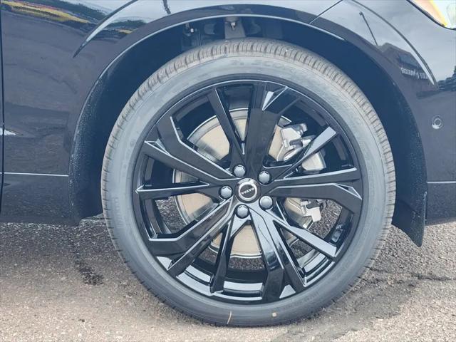 2026 Volvo XC60 Plug-In Hybrid Black Edition Ultra, T8 AWD Electric/Gasoline, Dark