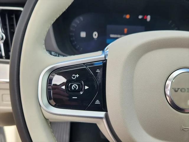 2026 Volvo XC60 B5 Ultra