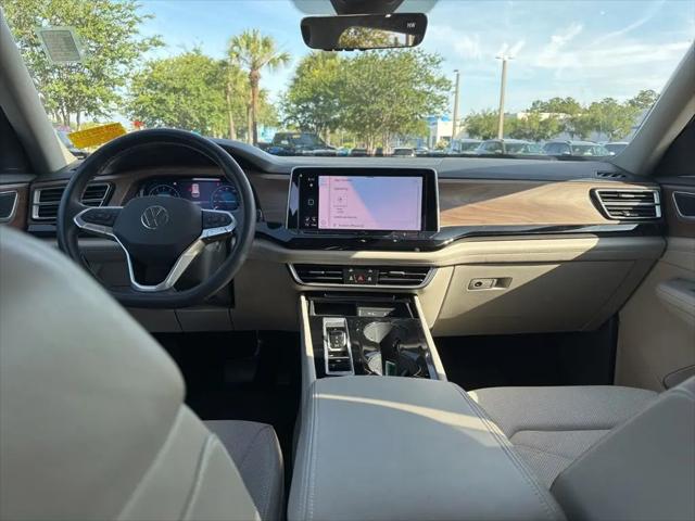 2024 Volkswagen Atlas 2.0T SE w/Technology