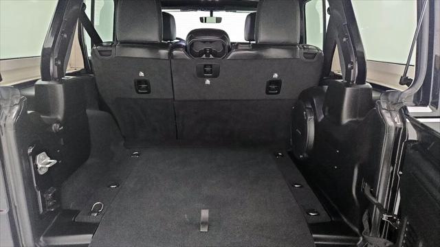 2022 Jeep Wrangler Unlimited Sahara Altitude 4x4