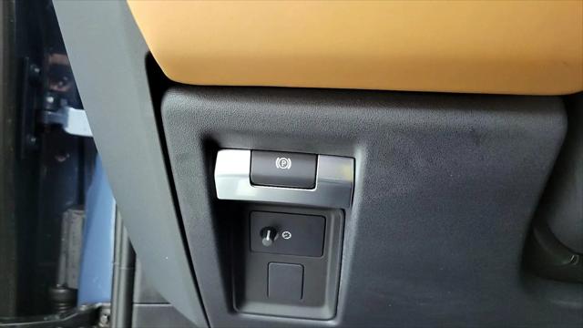 2024 Land Rover Defender 110 P400 X-Dynamic SE