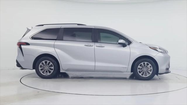2021 Toyota Sienna XLE