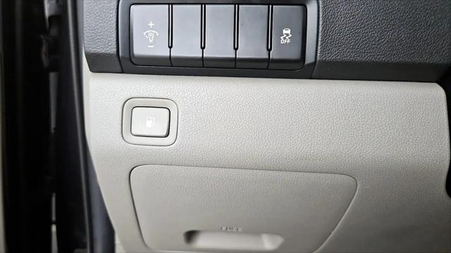 2020 Kia Sedona LX