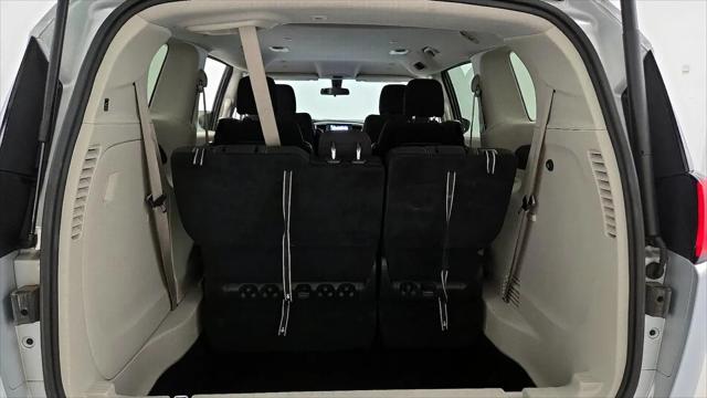 2022 Chrysler Voyager LX