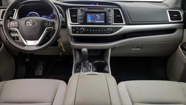 2015 Toyota Highlander LE V6