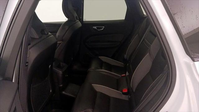 2020 Volvo XC60 T8 R-Design