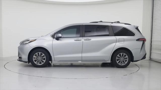 2022 Toyota Sienna XLE