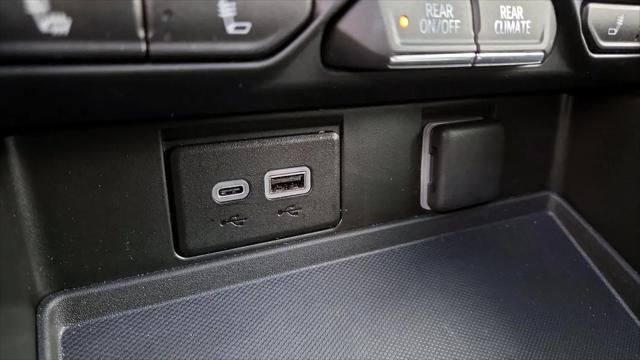 2024 Chevrolet Suburban 4WD LT