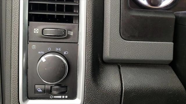 2019 Ram 1500 Classic SLT Crew Cab 4x2 6'4" Box