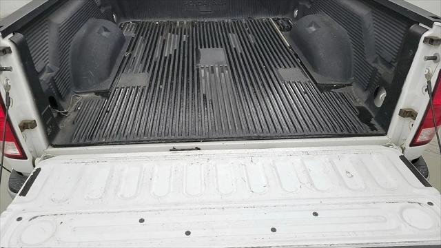 2019 Ram 1500 Classic SLT Crew Cab 4x2 6'4" Box