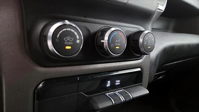 2022 Ram 1500 Big Horn Crew Cab 4x4 5'7" Box