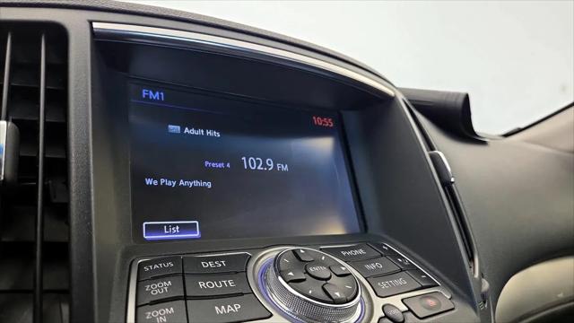 2015 INFINITI Q40 Standard