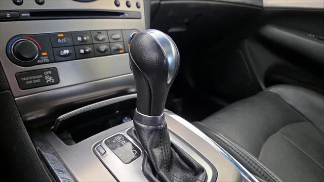 2015 INFINITI Q40 Standard