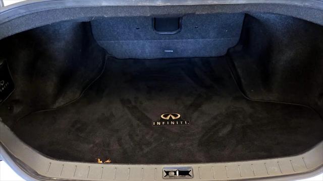 2015 INFINITI Q40 Standard