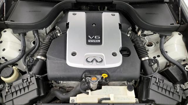 2015 INFINITI Q40 Standard