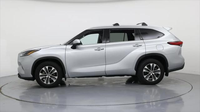 2022 Toyota Highlander Hybrid XLE