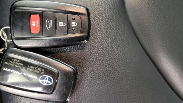 2022 Toyota Highlander Hybrid XLE