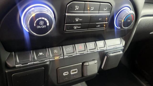 2022 Chevrolet Silverado 1500 2WD Crew Cab Short Bed Custom