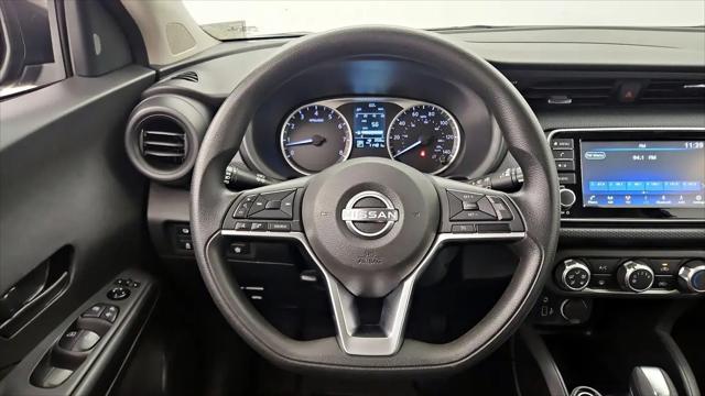 2022 Nissan Kicks S Xtronic CVT