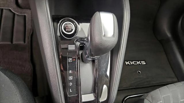 2022 Nissan Kicks S Xtronic CVT