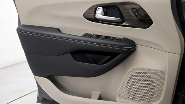 2023 Chrysler Pacifica Limited AWD
