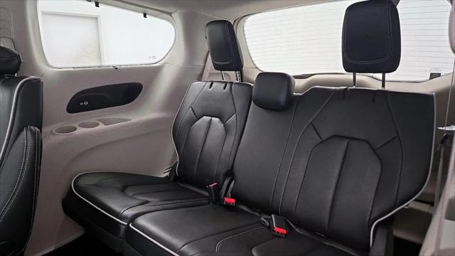 2023 Chrysler Pacifica Limited AWD