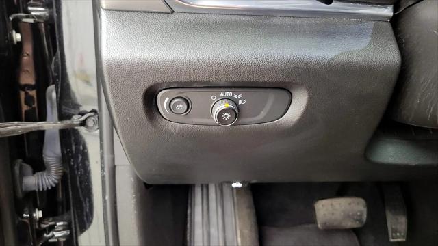 2023 Chevrolet Traverse AWD LT Cloth
