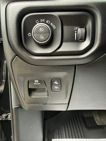 2022 Ram 1500 Lone Star Crew Cab 4x4 5'7" Box