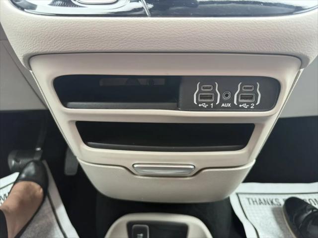 2024 Chrysler Voyager LX