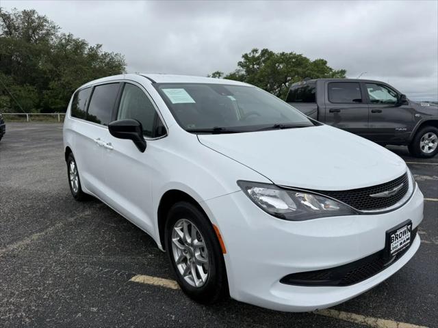 2024 Chrysler Voyager LX