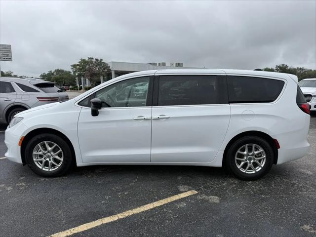 2024 Chrysler Voyager LX