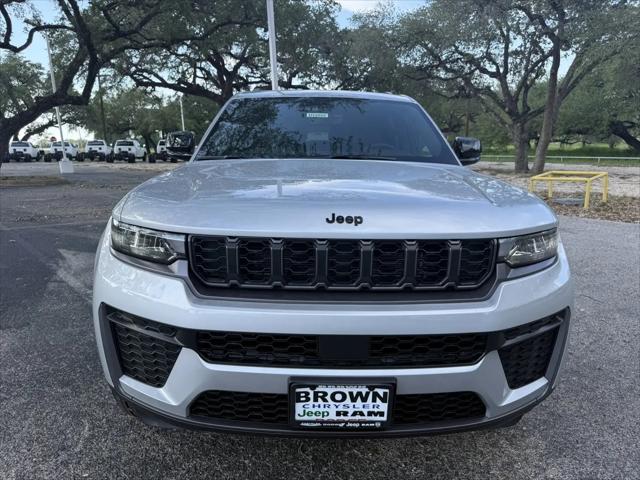 2026 Jeep Grand Cherokee L Altitude 4x4