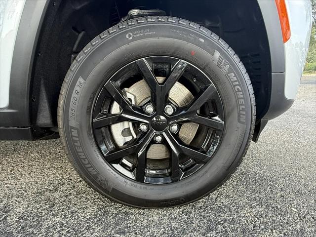 2026 Jeep Grand Cherokee L Altitude 4x4