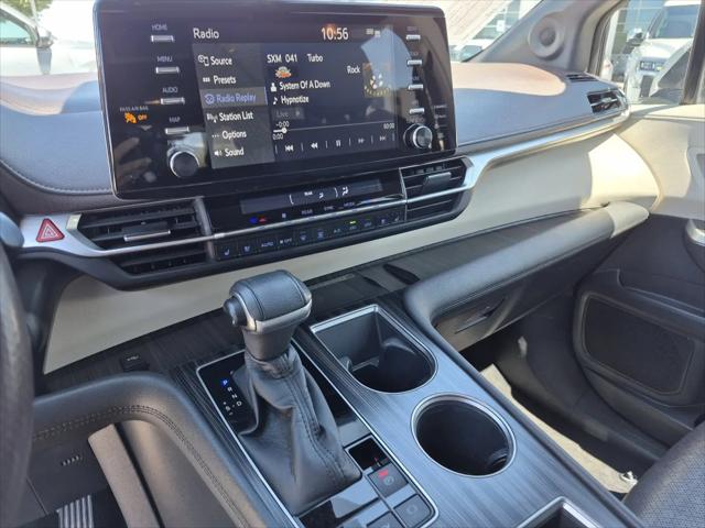 2022 Toyota Sienna Platinum