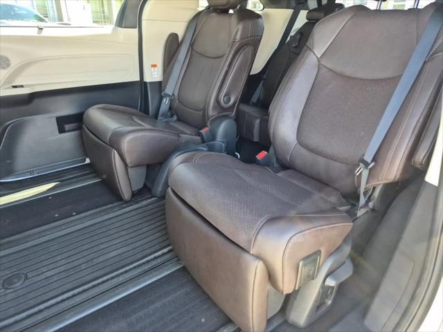 2022 Toyota Sienna Platinum