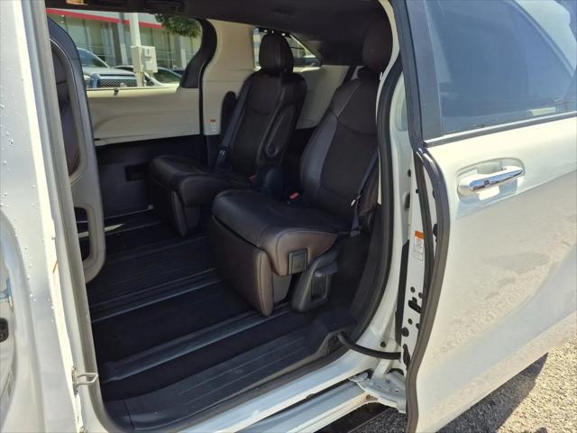 2022 Toyota Sienna Platinum