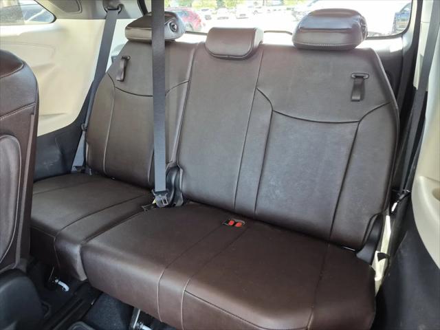 2022 Toyota Sienna Platinum