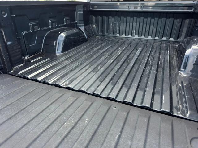 2022 Chevrolet Silverado 1500 4WD Crew Cab Short Bed LT with 2FL