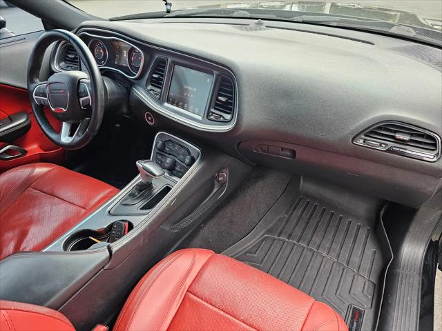 2015 Dodge Challenger SXT Plus