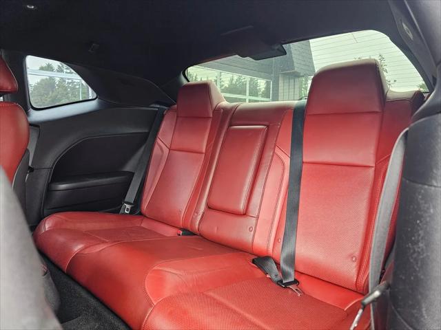 2015 Dodge Challenger SXT Plus
